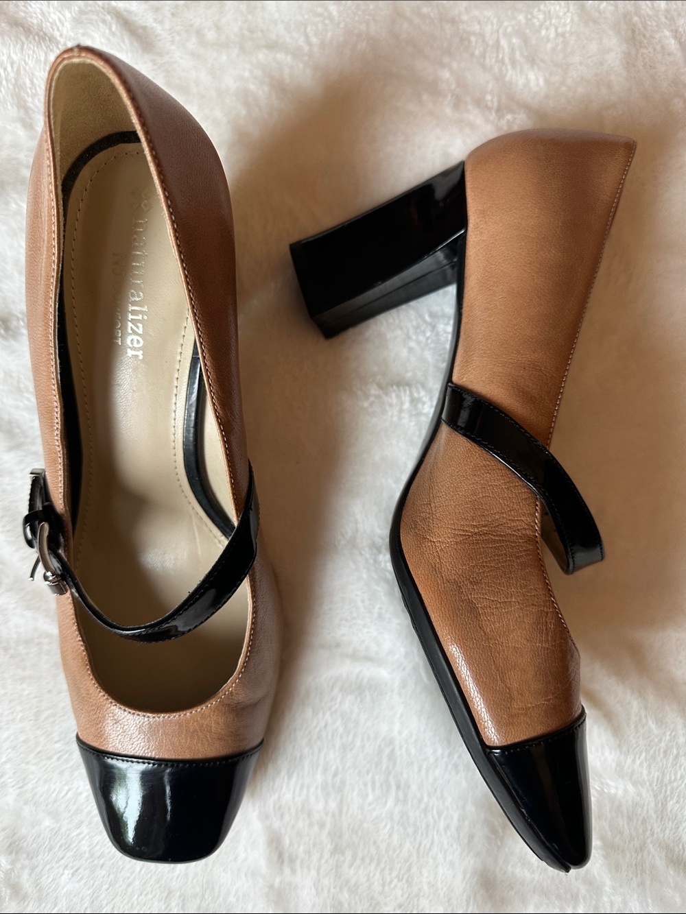 NATURALIZER Tan/Black Leather Mary Jane Block Heel Pumps Sz 9 Feminine Classic 🔥